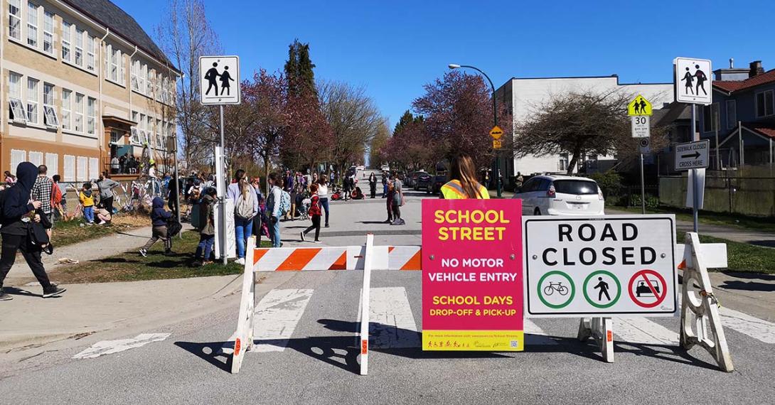 Autoliiklusele ajutiselt suletud koolitee Vancouveris